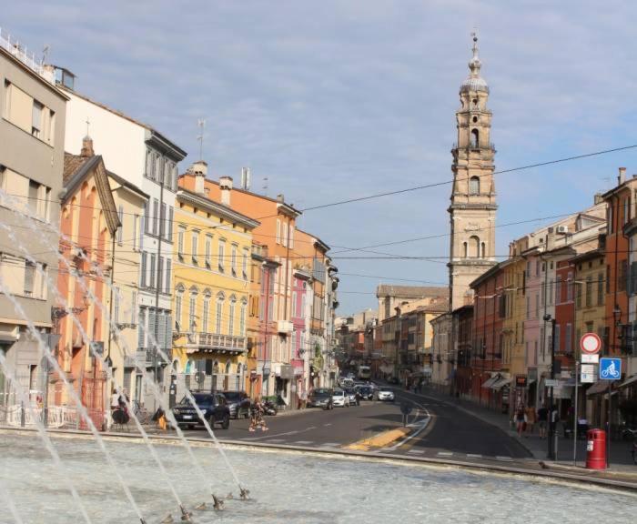 La Dimora Blu Apartment Parma Bagian luar foto